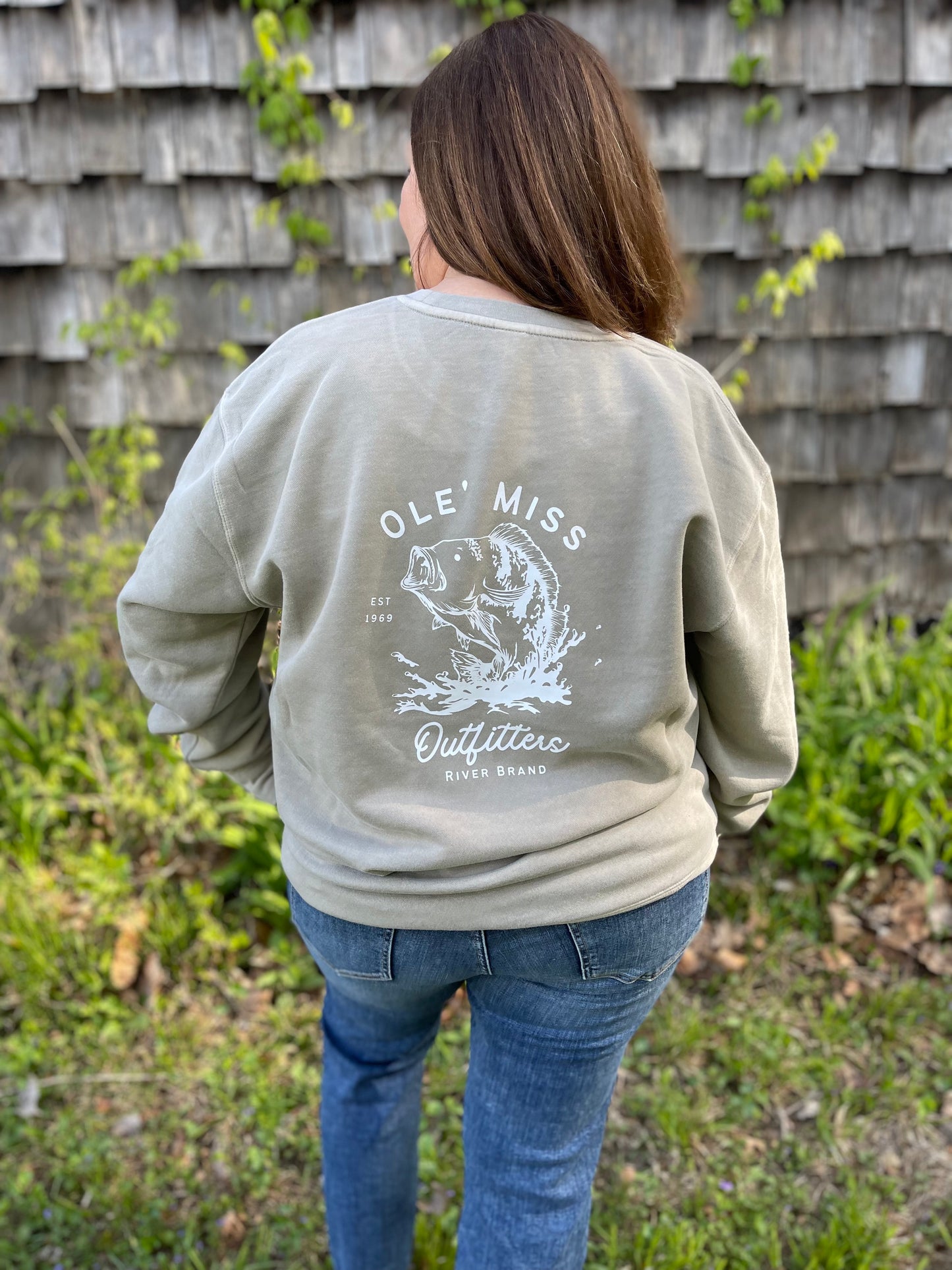 OLE' MISS OUTFITTERS FAVORITE VINTAGE CREW NECK SWEATSHIRT IN CEMENT JUMPING FISH