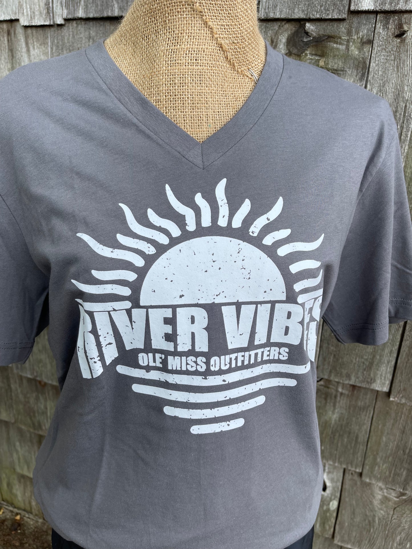 RIVER VIBES V-NECK TEE